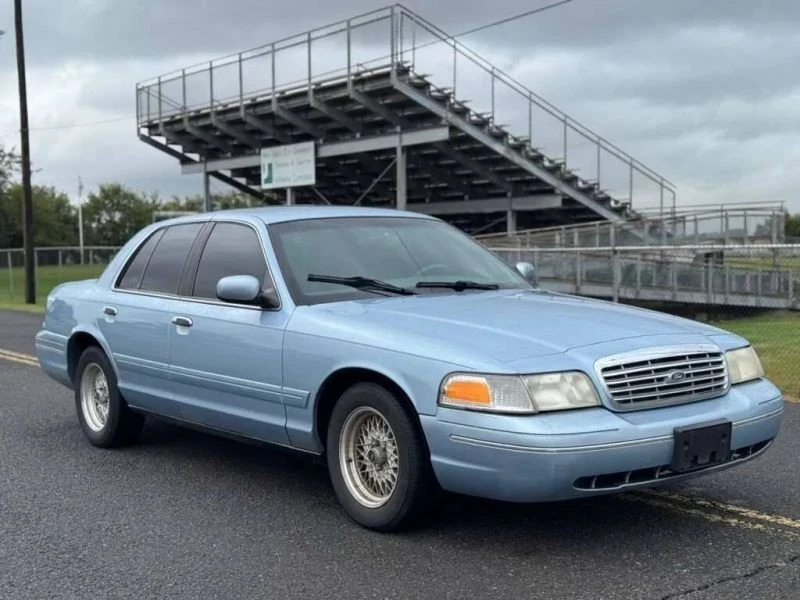 2000 Ford Crown Victoria - Image 3 of 12