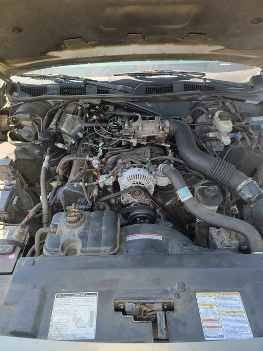 2000 Ford Crown Victoria - Image 5 of 9