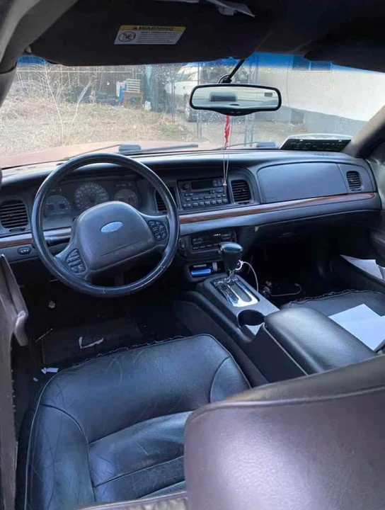 2000 Ford Crown Victoria - Image 3 of 7