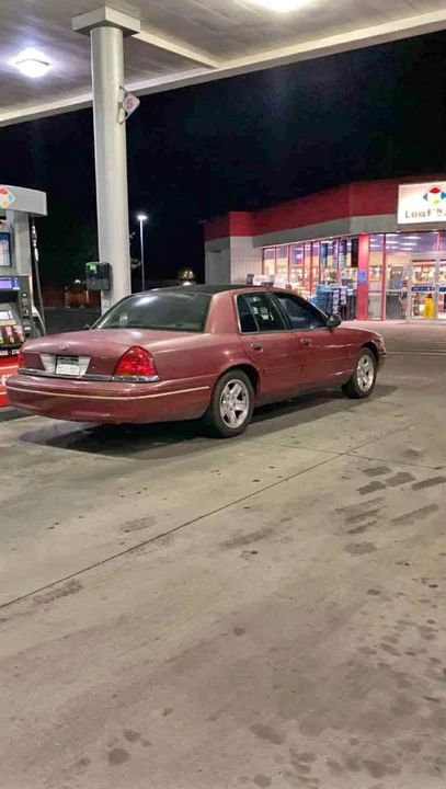 2000 Ford Crown Victoria - Image 2 of 7