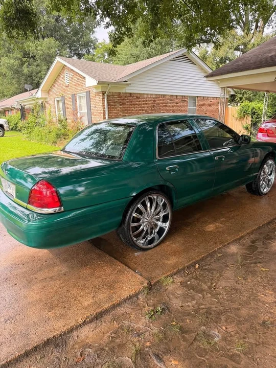 2000 Ford Crown Victoria - Image 3 of 7