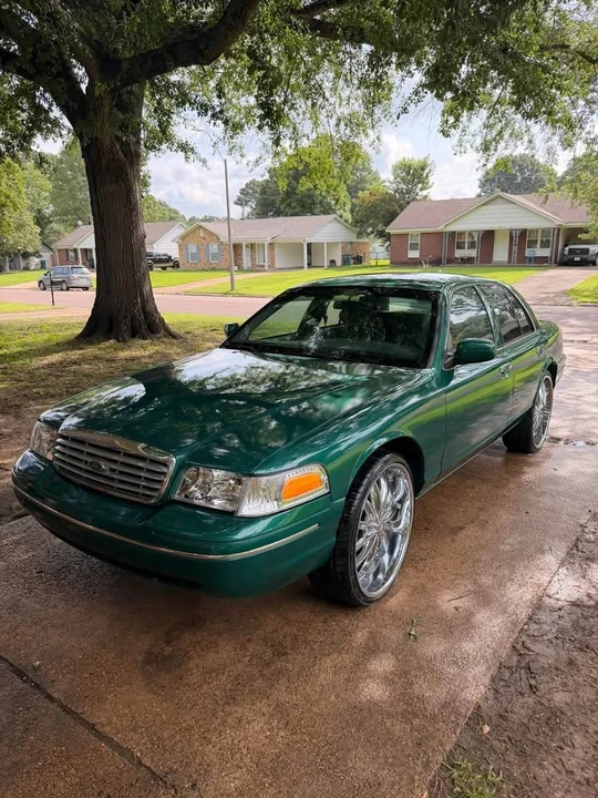 2000 Ford Crown Victoria - Image 5 of 7