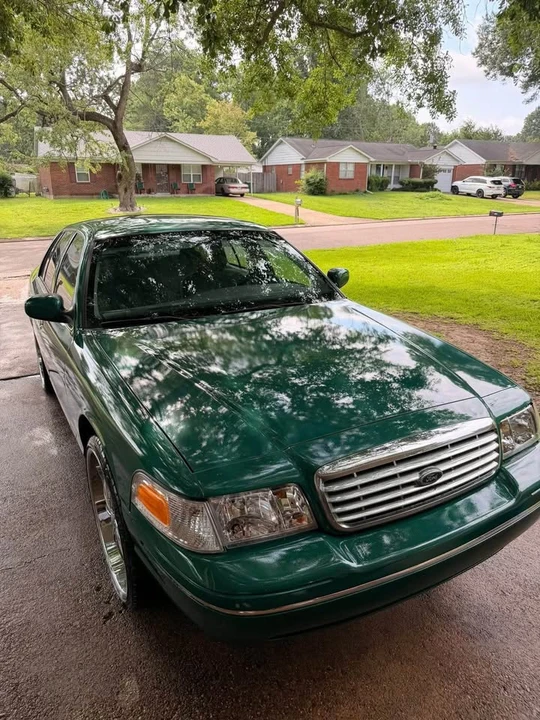 2000 Ford Crown Victoria - Image 4 of 7