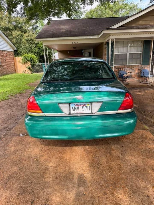2000 Ford Crown Victoria - Image 2 of 7