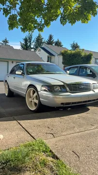 2000 Ford Crown Victoria LX Sport