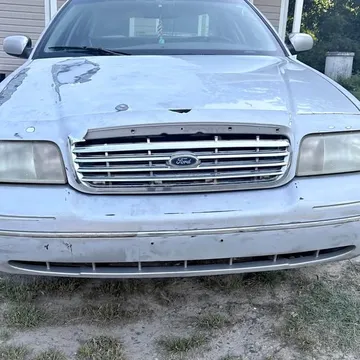 2000 Ford Crown Victoria LX Sport Sedan 4D