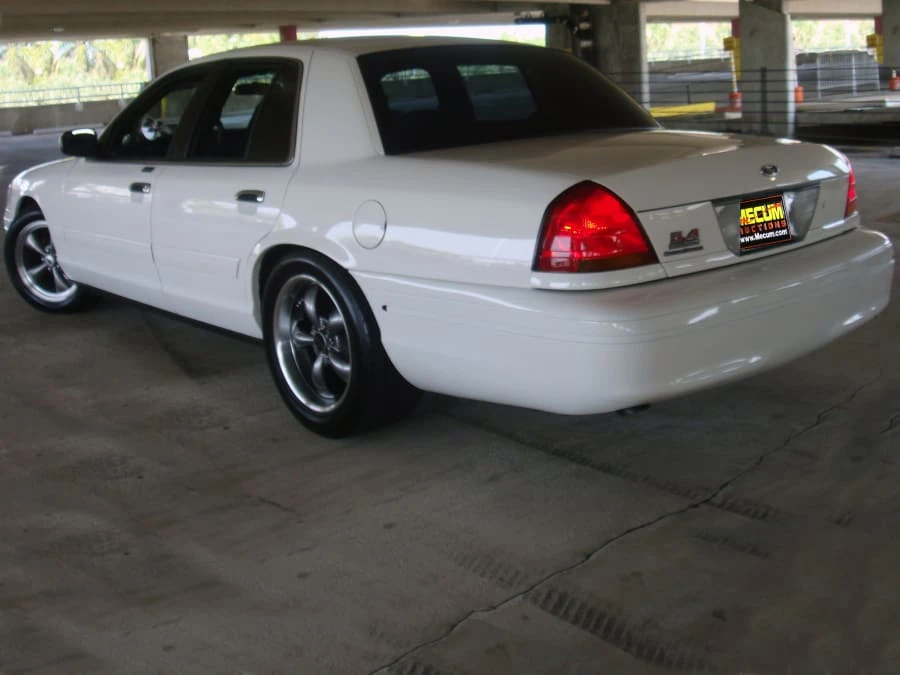 2000 Ford Crown Victoria - Image 3 of 8