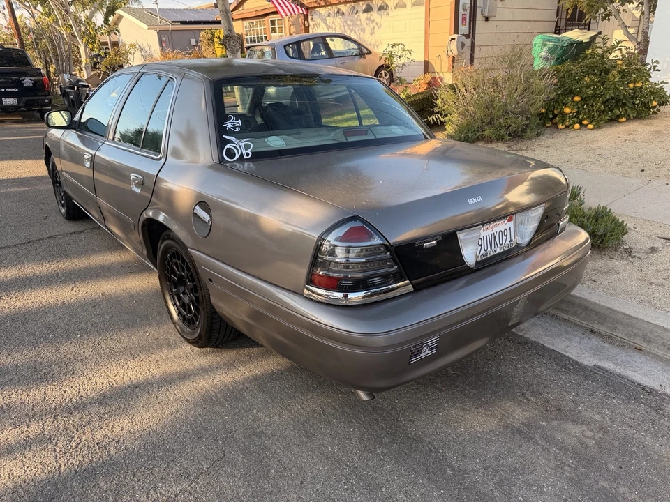 2000 Ford Crown Victoria - Image 6 of 13
