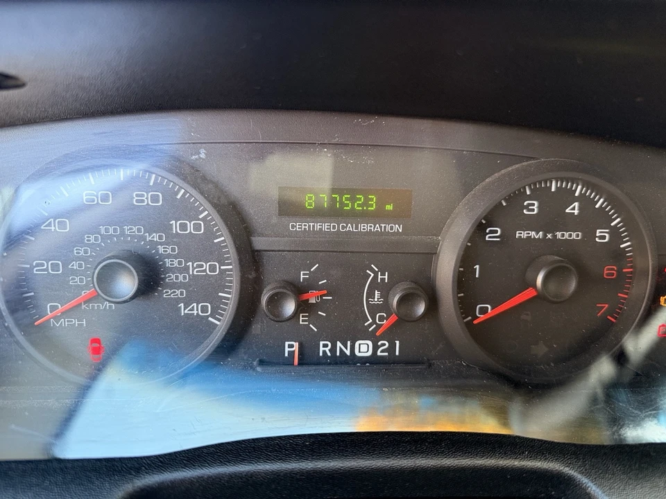 2000 Ford Crown Victoria - Image 12 of 13