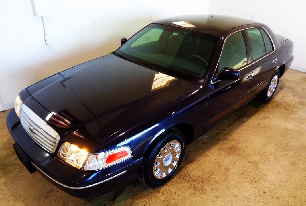 2000 Ford Crown Victoria - Image 10 of 21