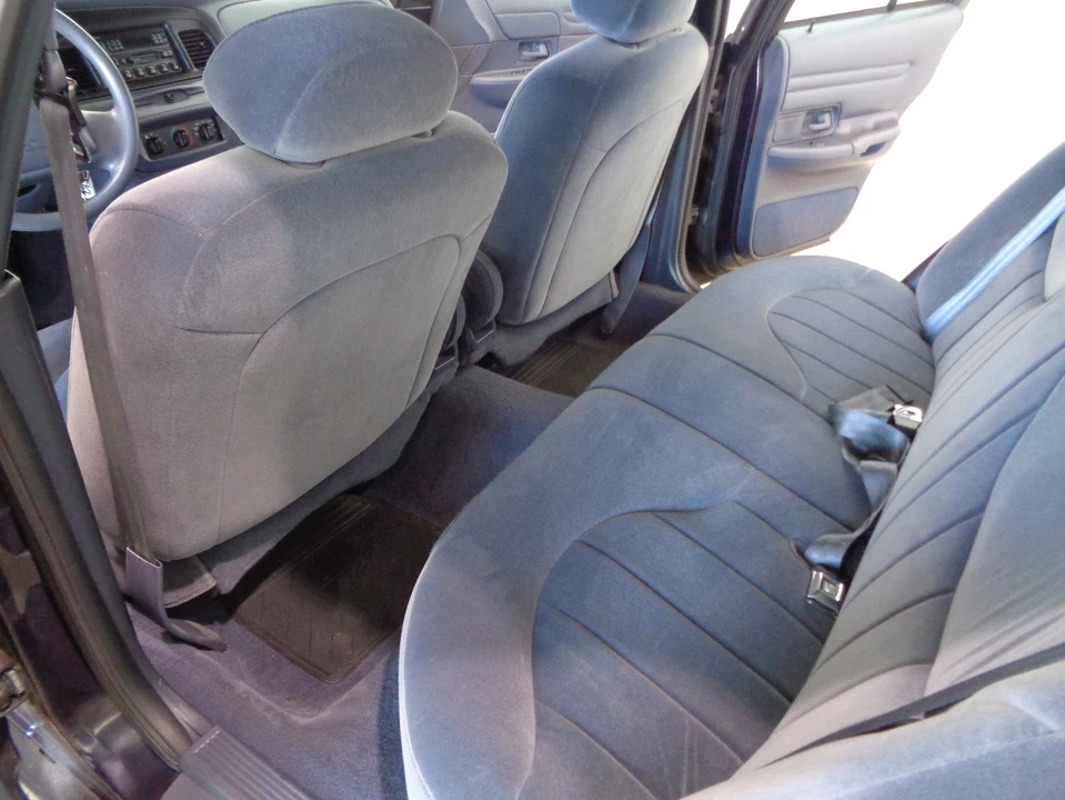 2000 Ford Crown Victoria - Image 15 of 21