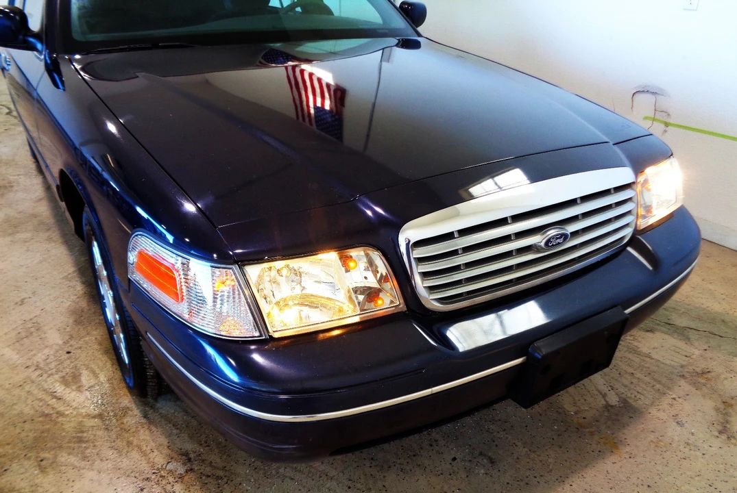 2000 Ford Crown Victoria - Image 9 of 21