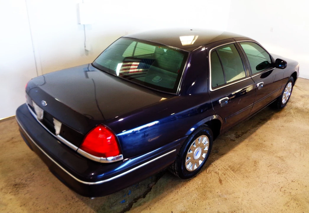2000 Ford Crown Victoria - Image 13 of 21