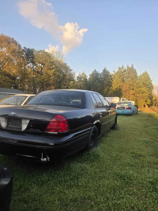 2000 Ford Crown Victoria - Image 3 of 9