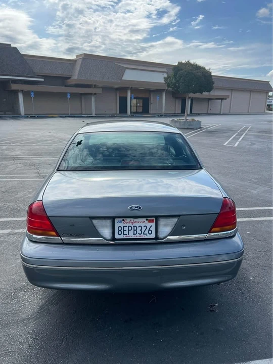 2000 Ford Crown Victoria - Image 10 of 14