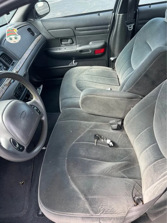 2000 Ford Crown Victoria - Image 8 of 14