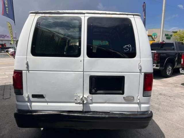 2000 Ford Econoline Van - Image 6 of 9