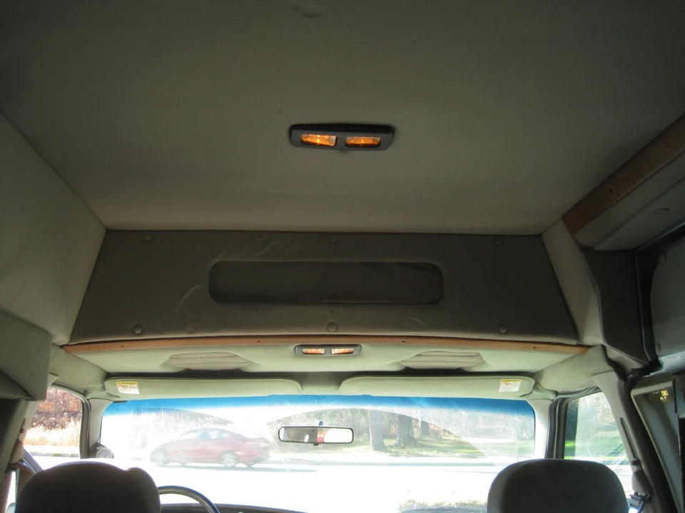 2000 Ford Econoline Van - Image 13 of 31