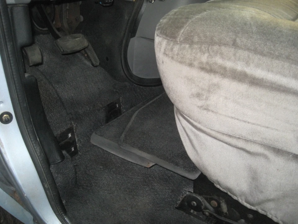 2000 Ford Econoline Van - Image 18 of 31