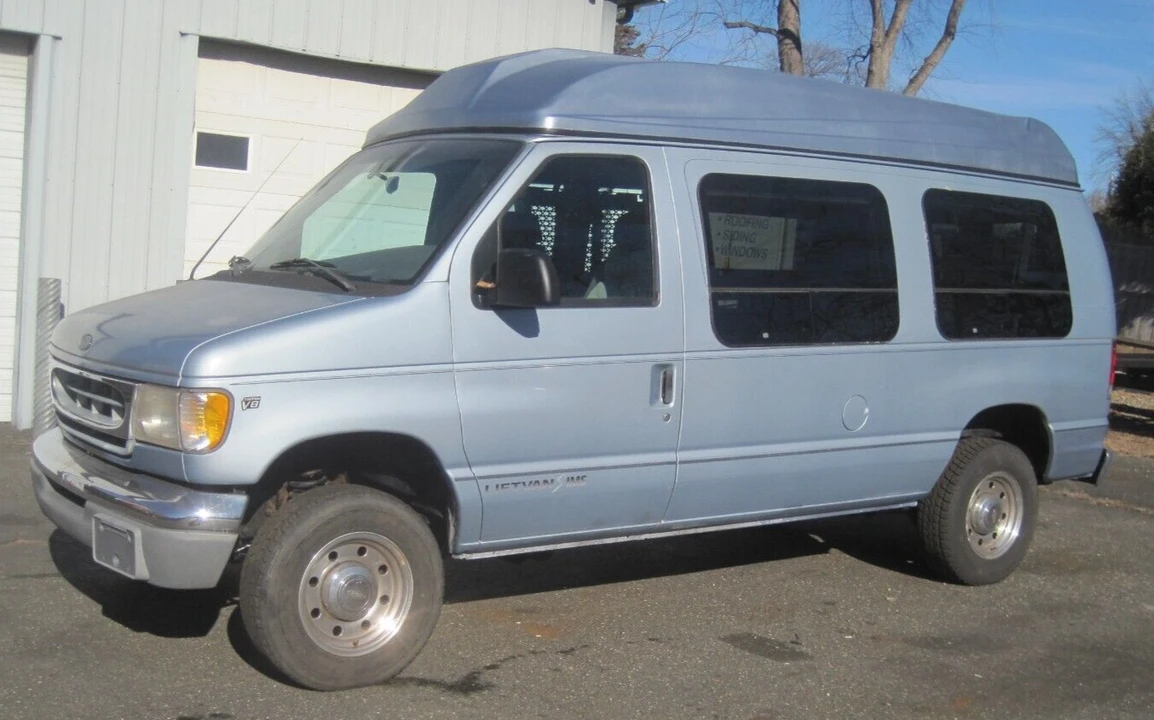 2000 Ford Econoline Van - Image 6 of 31