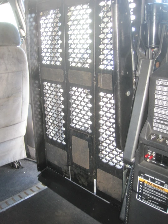 2000 Ford Econoline Van - Image 8 of 31
