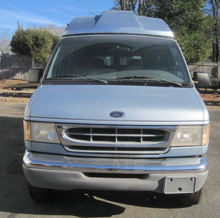 2000 Ford Econoline Van - Image 11 of 31