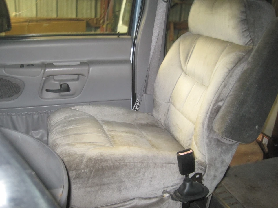 2000 Ford Econoline Van - Image 17 of 31