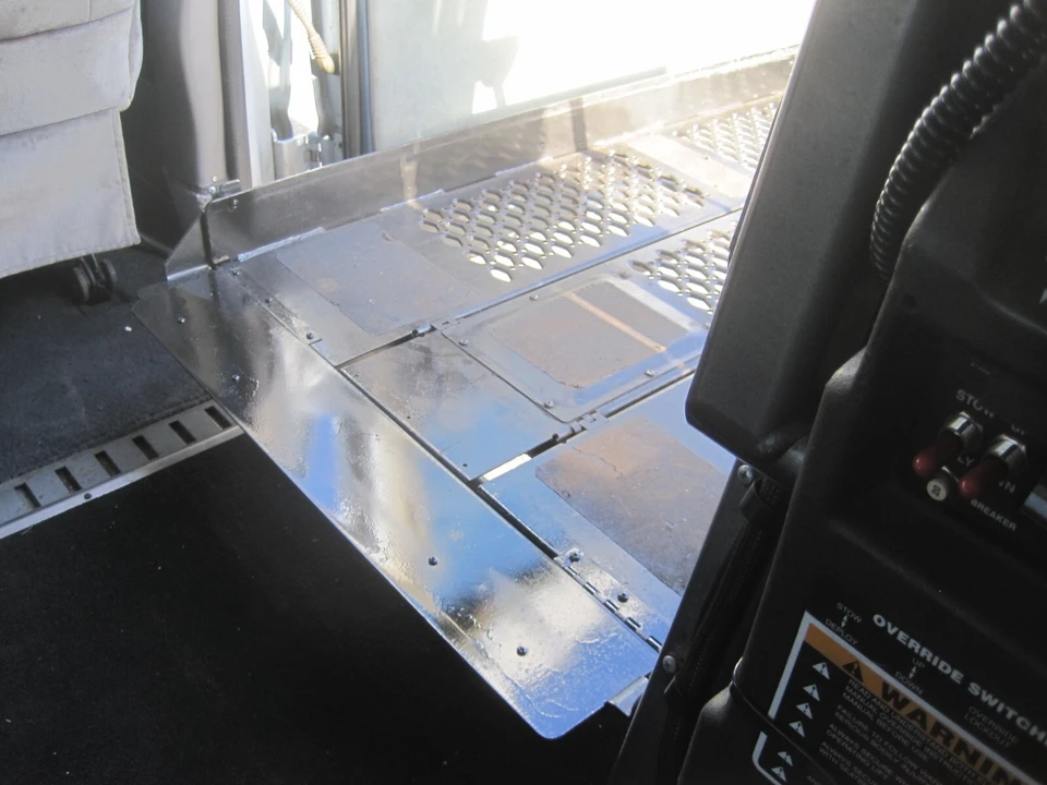 2000 Ford Econoline Van - Image 22 of 31