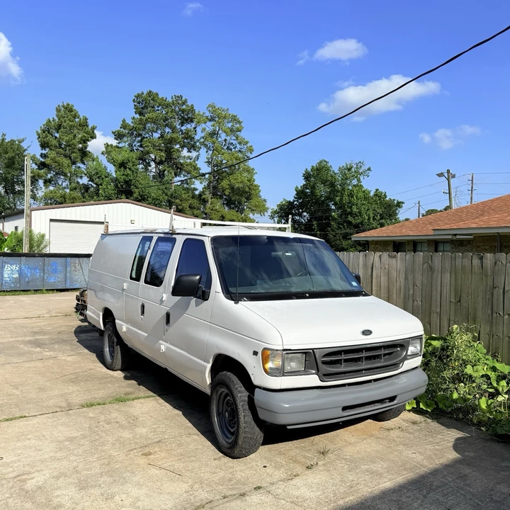 2000 Ford Econoline Van - Image 3 of 5