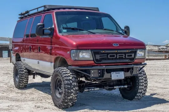 2000 Ford E-350 6.8L 4x4 Conversion