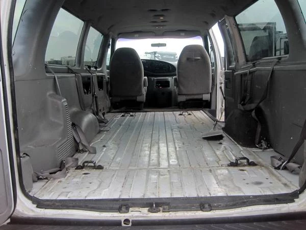 2000 Ford Econoline Van - Image 11 of 13
