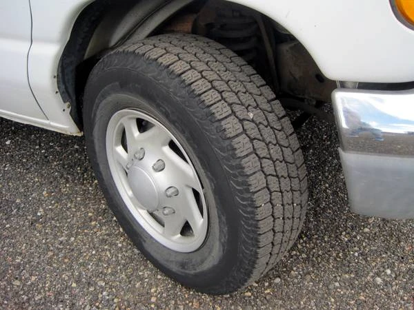 2000 Ford Econoline Van - Image 5 of 13