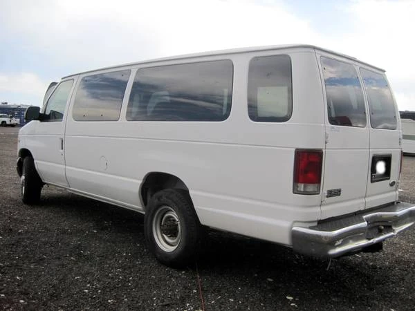 2000 Ford Econoline Van - Image 5 of 13