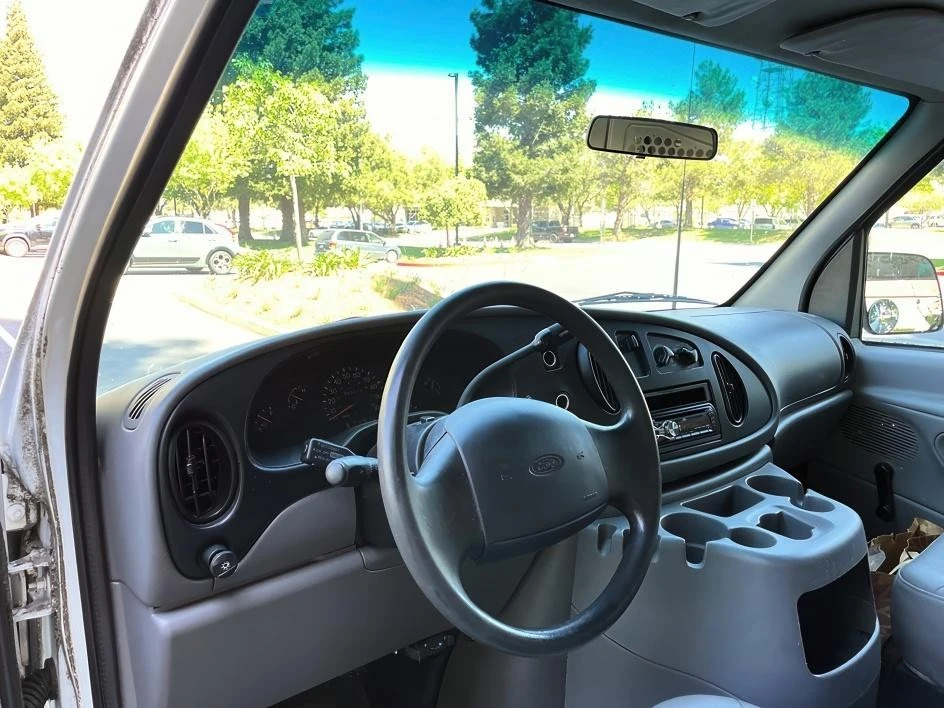 2000 Ford Econoline Van - Image 19 of 20