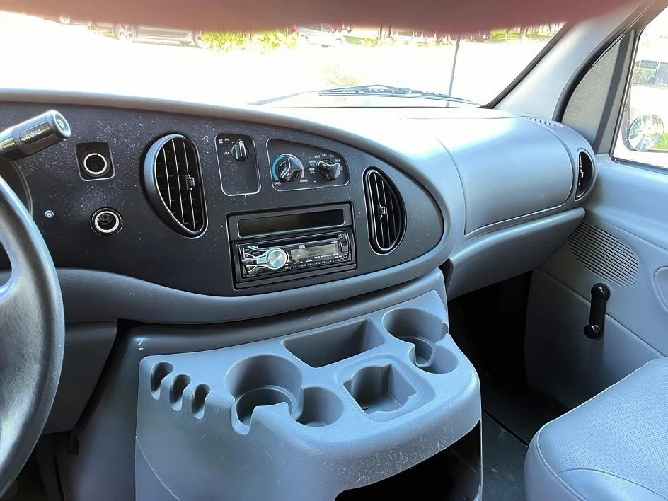 2000 Ford Econoline Van - Image 20 of 20