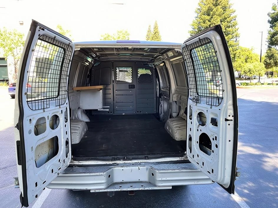 2000 Ford Econoline Van - Image 16 of 20