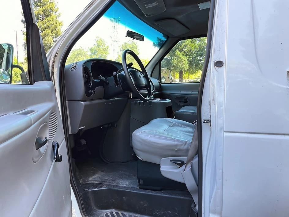 2000 Ford Econoline Van - Image 18 of 20