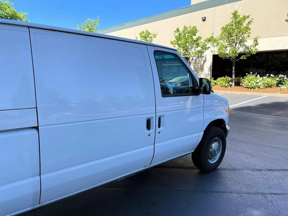 2000 Ford Econoline Van - Image 8 of 20