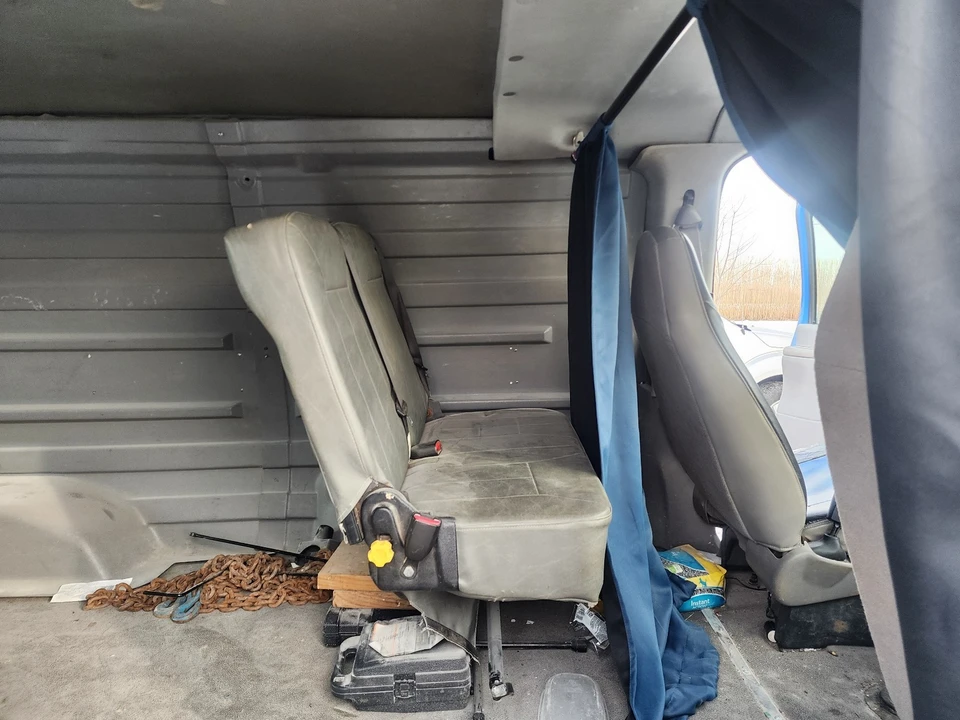 2000 Ford Econoline Van - Image 8 of 20