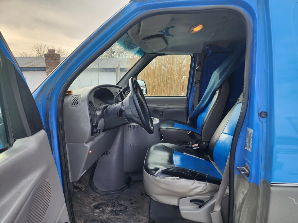 2000 Ford Econoline Van - Image 5 of 20