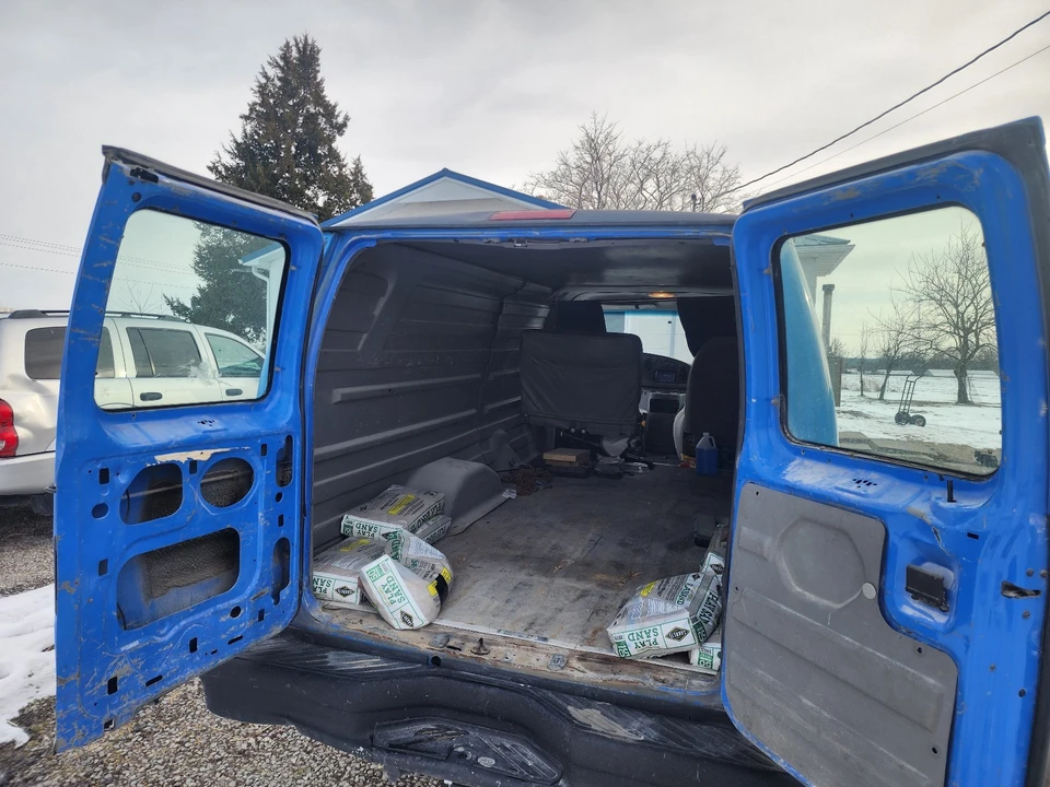 2000 Ford Econoline Van - Image 16 of 20