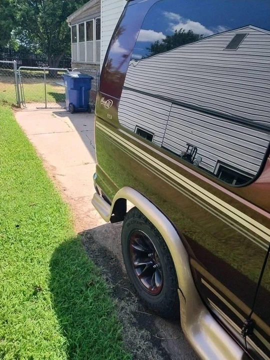 2000 Ford Econoline Van - Image 3 of 8