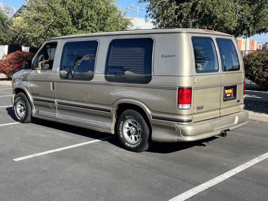 2000 Ford Econoline Van - Image 3 of 12
