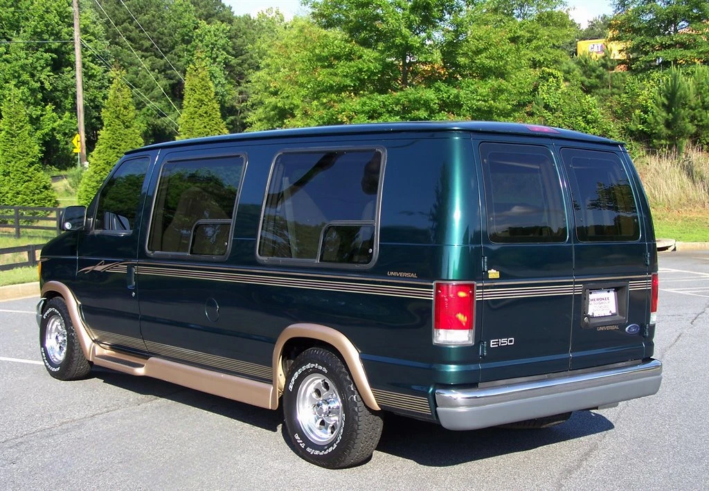 2000 Ford Econoline Van - Image 2 of 22