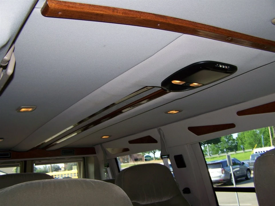 2000 Ford Econoline Van - Image 17 of 22