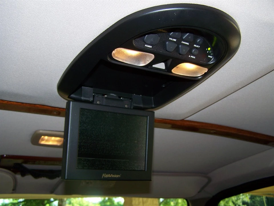 2000 Ford Econoline Van - Image 14 of 22