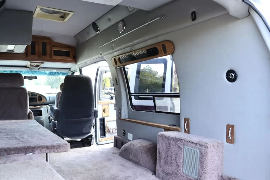 2000 Ford Econoline Van - Image 16 of 20