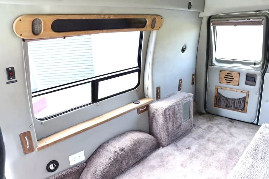 2000 Ford Econoline Van - Image 14 of 20