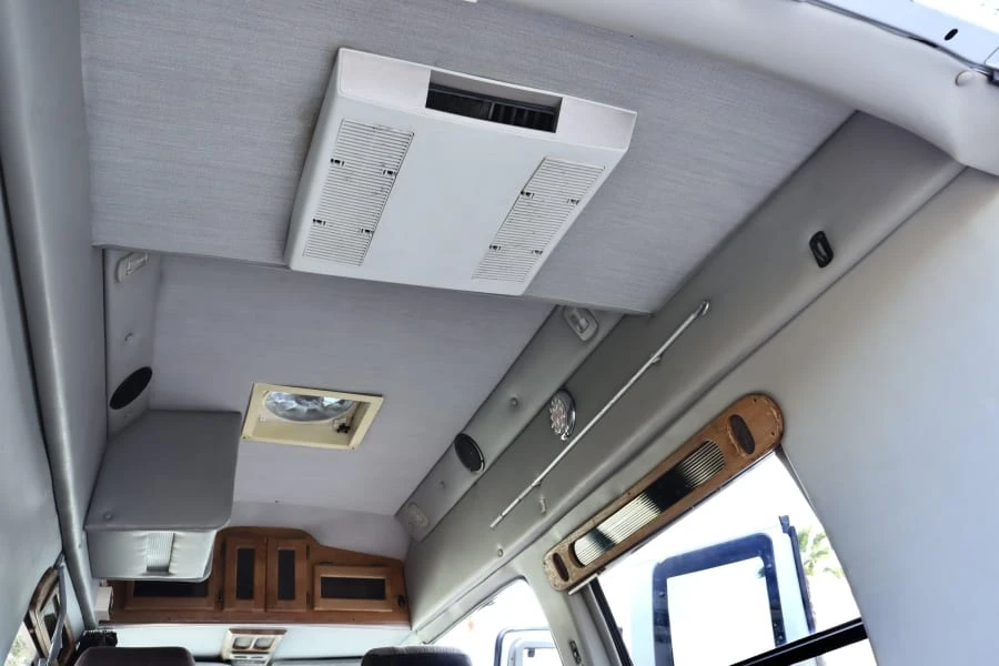 2000 Ford Econoline Van - Image 17 of 20