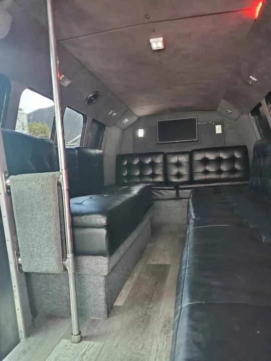 2000 Ford Econoline Van - Image 2 of 7